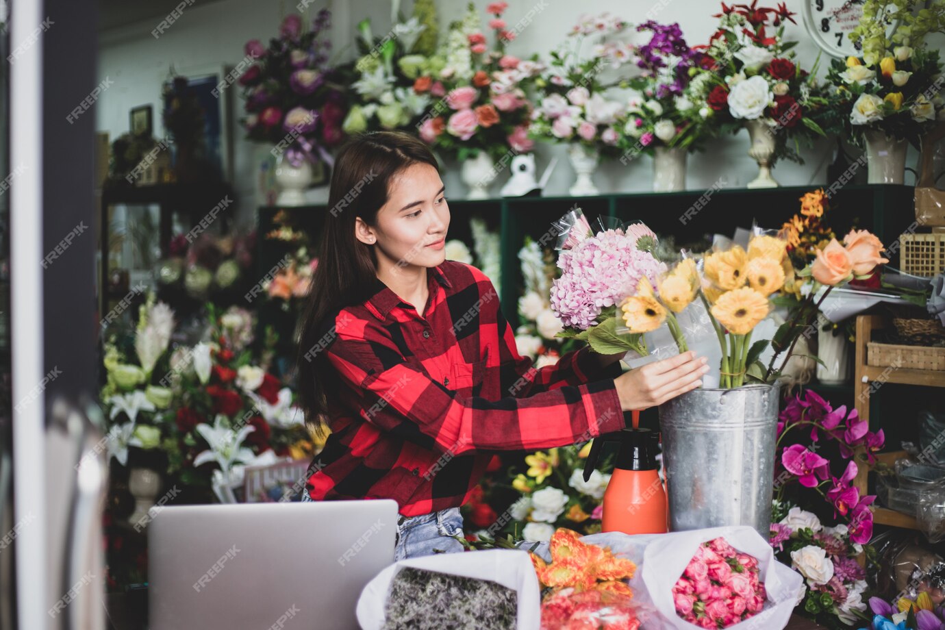 THIẾT KẾ WEBSITE SHOP HOA TƯƠI – MỞ CỬA TIỆM HOA ONLINE 24/7