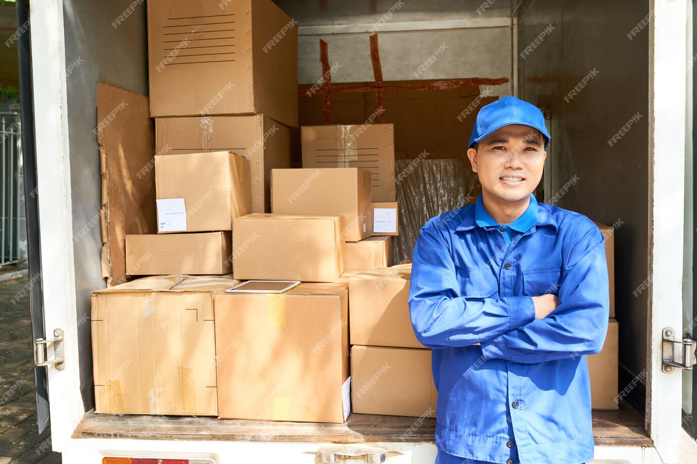 THIẾT KẾ WEBSITE VẬN TẢI - GIẢI PHÁP TỐI ƯU CHO NGÀNH LOGISTICS HIỆN ĐẠI